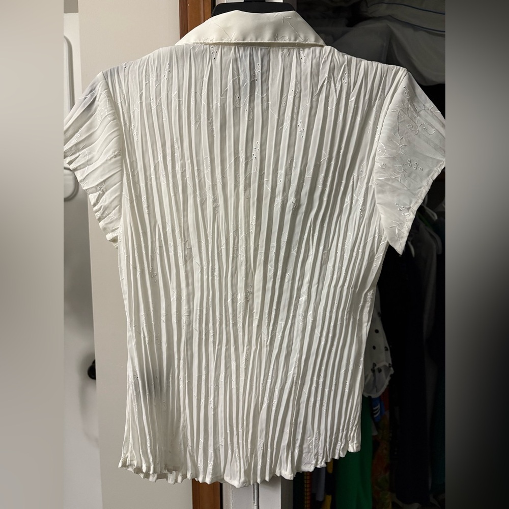 East 5th Short Sleeve Button Down White Shirt petite medium